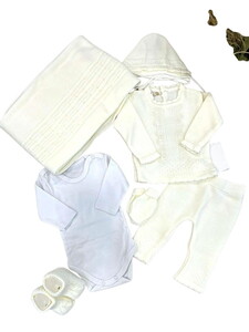  4066 Kız Bebek Triko Dantelli 7'li Kutulu Naturel Hastane Çıkış Seti