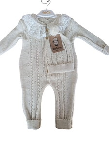  4135 Kız Bebek Triko Şapka Dantel Yakalı Düğmeli Tulum